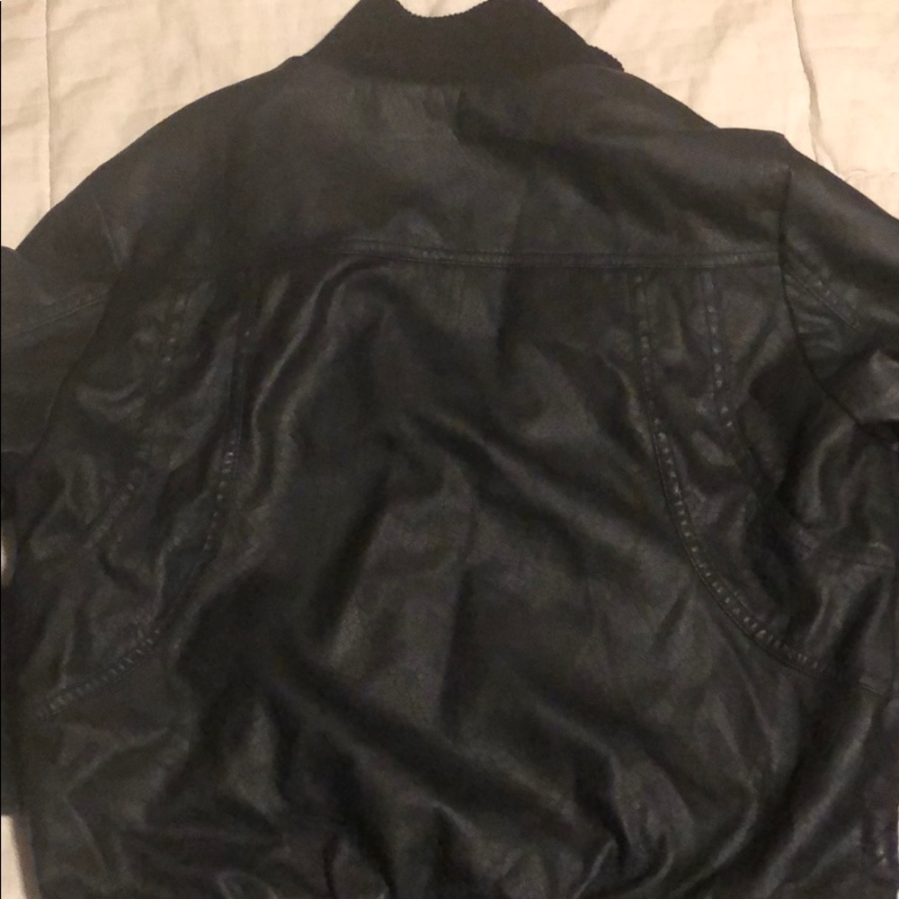 Leather jacket - Picture 4 of 4